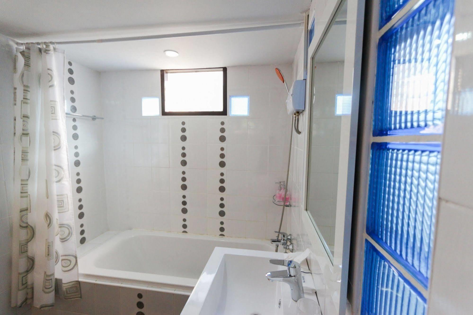 לואי The Stay Guest House מראה חיצוני תמונה